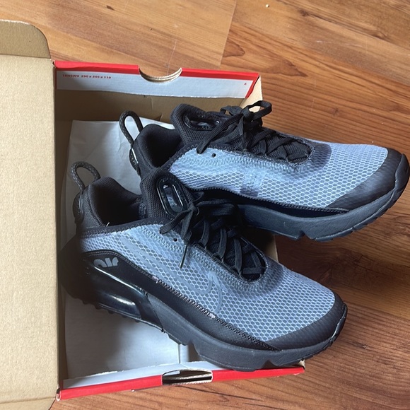 Nike Air Max 2090 - Picture 2 of 5